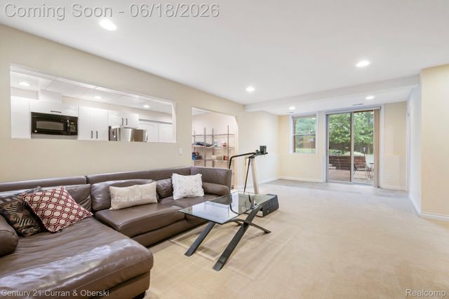 34225 Thornbrook Drive, Farmington Hills, MI 48335
