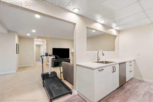 34225 Thornbrook Drive, Farmington Hills, MI 48335