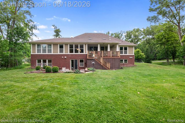 34225 Thornbrook Drive, Farmington Hills, MI 48335