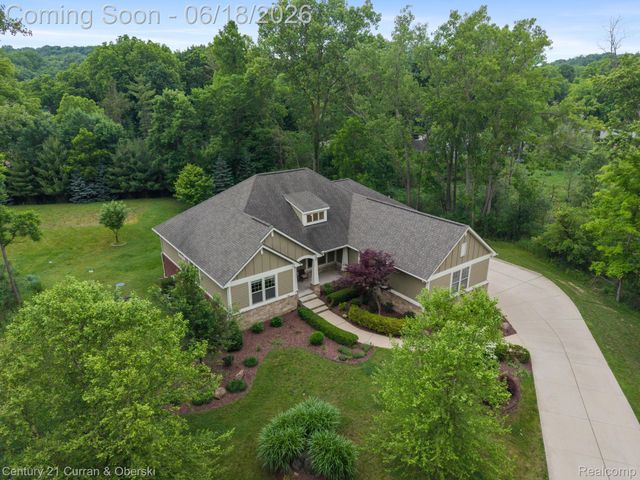 34225 Thornbrook Drive, Farmington Hills, MI 48335