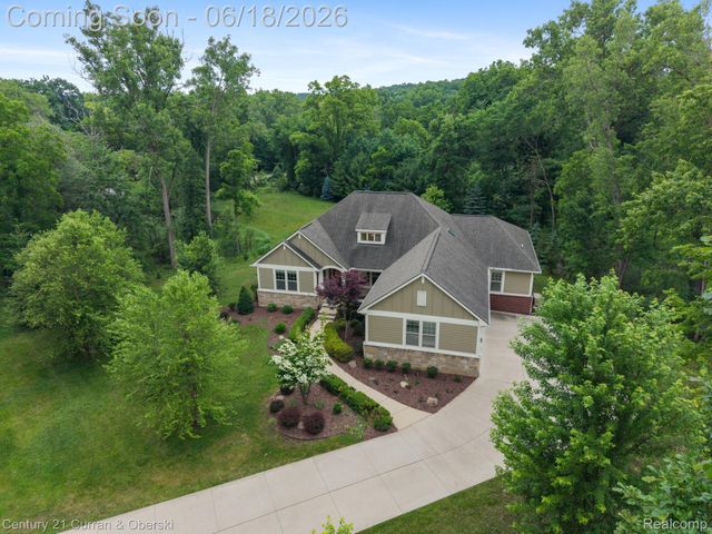 34225 Thornbrook Drive, Farmington Hills, MI 48335