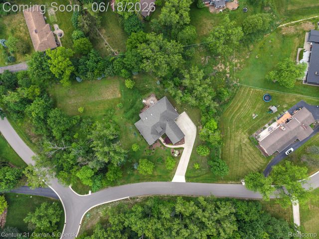34225 Thornbrook Drive, Farmington Hills, MI 48335
