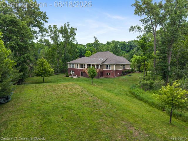 34225 Thornbrook Drive, Farmington Hills, MI 48335