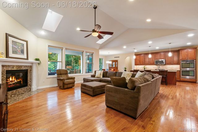 34225 Thornbrook Drive, Farmington Hills, MI 48335