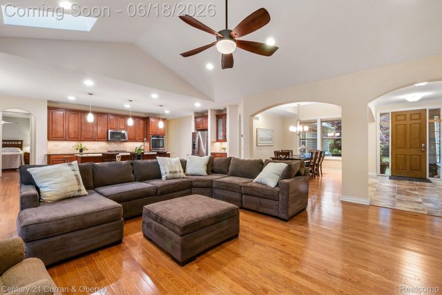 34225 Thornbrook Drive, Farmington Hills, MI 48335