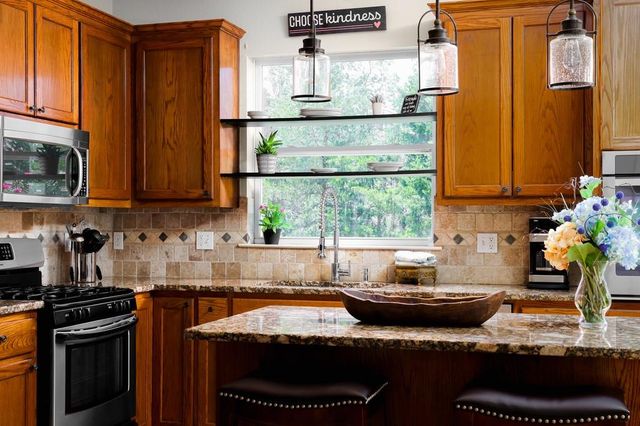 113 Pioneer PSGE, Bastrop, TX 78602