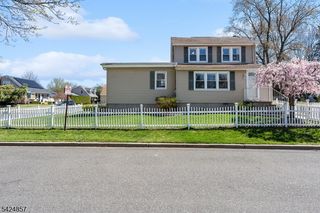 42 Lake Blvd, Aberdeen Twp., NJ 07747