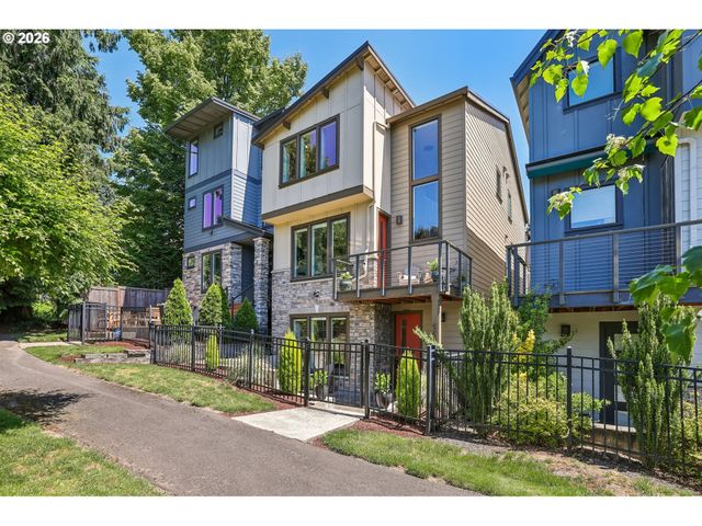 567 Sw CHINOOK Ter, Portland, OR 97225