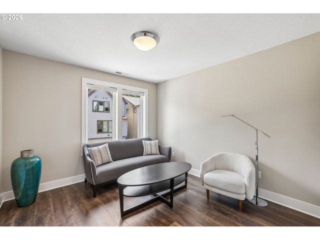 567 Sw CHINOOK Ter, Portland, OR 97225