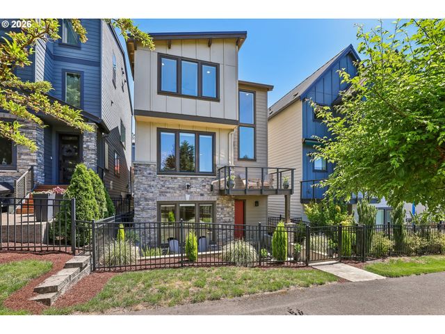 567 Sw CHINOOK Ter, Portland, OR 97225