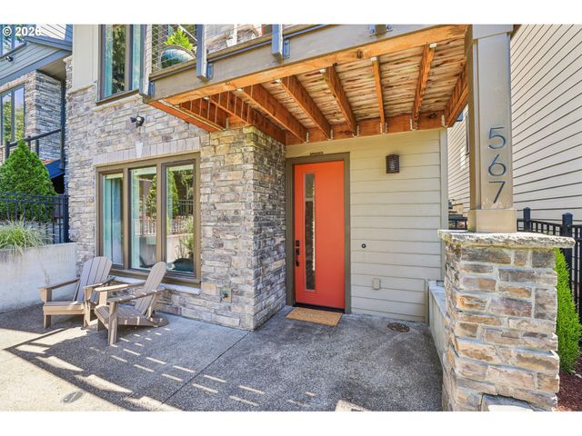567 Sw CHINOOK Ter, Portland, OR 97225
