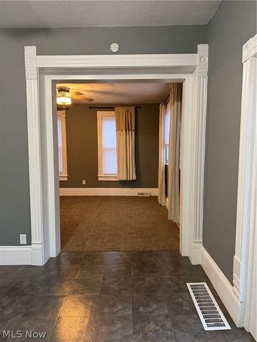 614 Hazlett Avenue NW, Canton, OH 44708