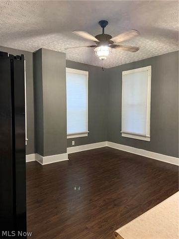 614 Hazlett Avenue NW, Canton, OH 44708