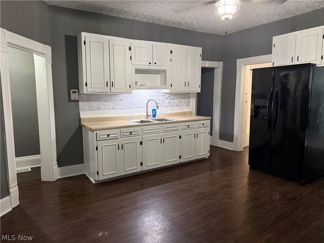 614 Hazlett Avenue NW, Canton, OH 44708