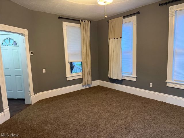 614 Hazlett Avenue NW, Canton, OH 44708