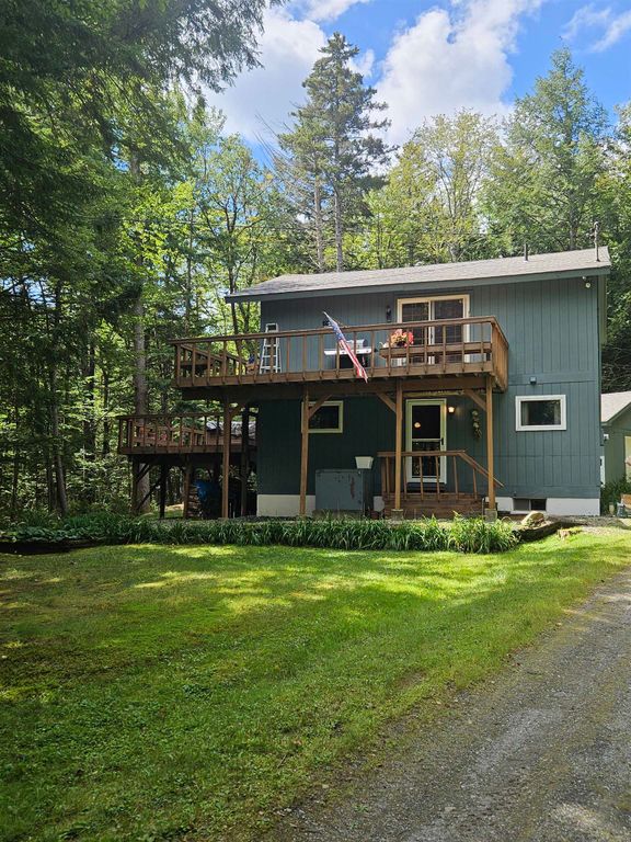27 Country Court, Wilmington, VT 05363