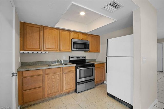 1706 cypress DR, Fort Myers, FL 33907