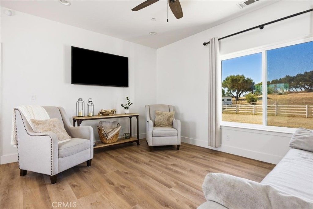 Image 8 of property listing at 169 Cimarron, Arroyo Grande, CA 93420