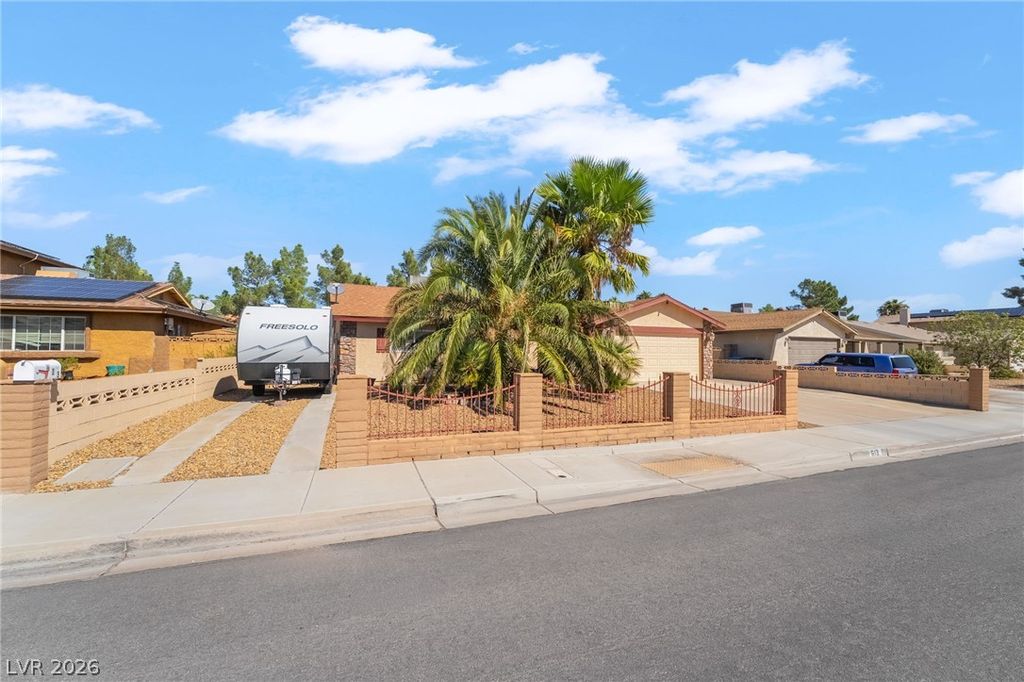 613 Valley View Drive, Henderson, NV 89002 — exterior