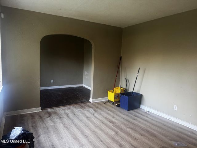 931 Stuart Street, Jackson, MS 39204