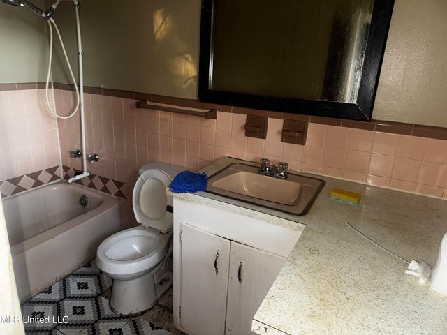 931 Stuart Street, Jackson, MS 39204