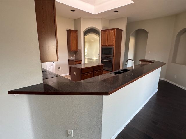 920 Chestnut Avenue, Burleson, TX 76028