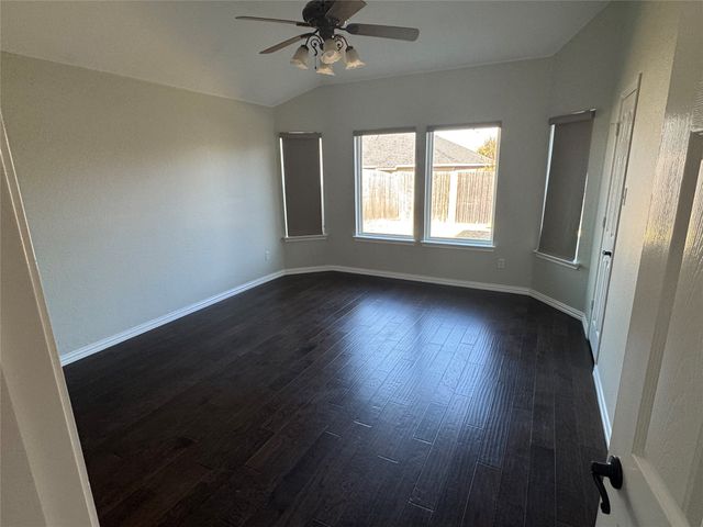 920 Chestnut Avenue, Burleson, TX 76028