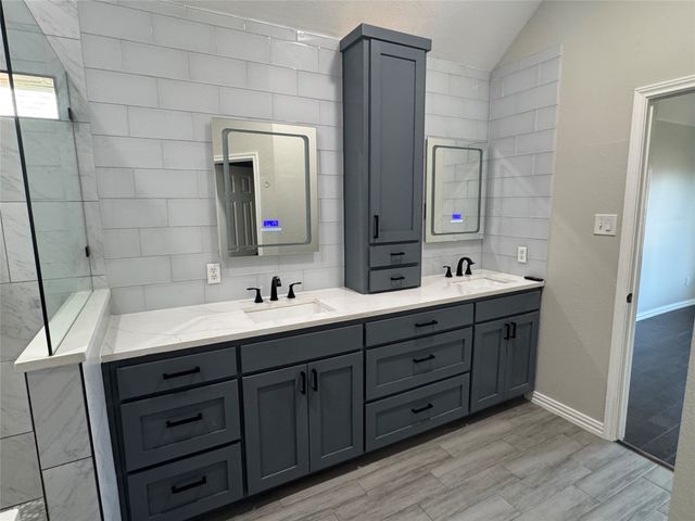 920 Chestnut Avenue, Burleson, TX 76028