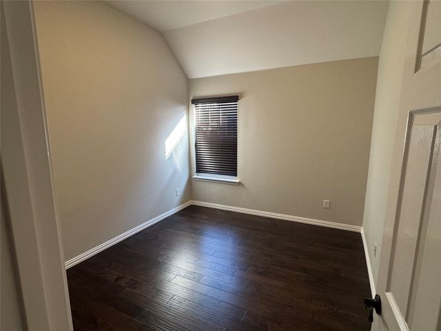 920 Chestnut Avenue, Burleson, TX 76028