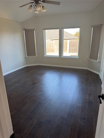 920 Chestnut Avenue, Burleson, TX 76028