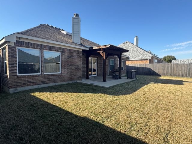 920 Chestnut Avenue, Burleson, TX 76028