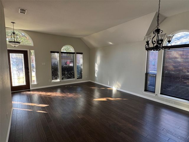 920 Chestnut Avenue, Burleson, TX 76028