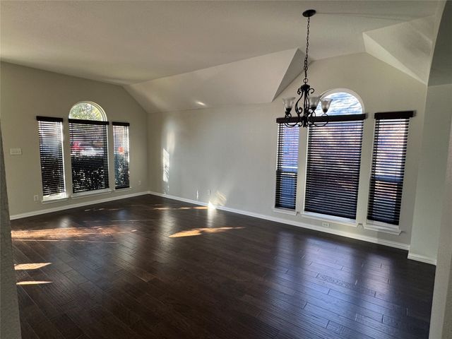 920 Chestnut Avenue, Burleson, TX 76028