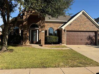 920 Chestnut Avenue, Burleson, TX 76028