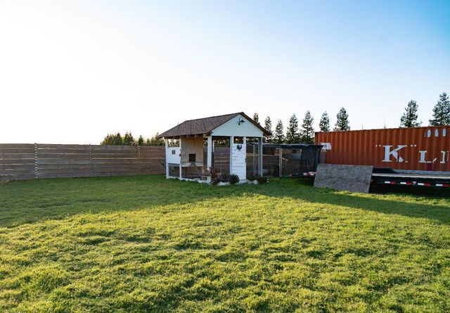 9401 Biederman Way, Escalon, CA 95320