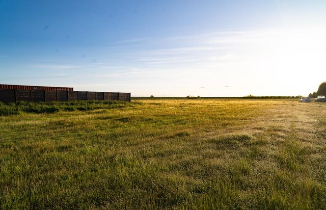 9401 Biederman Way, Escalon, CA 95320