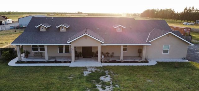 9401 Biederman Way, Escalon, CA 95320