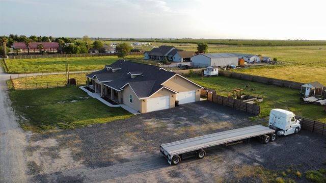 9401 Biederman Way, Escalon, CA 95320