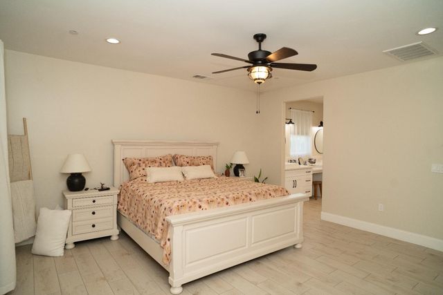 9401 Biederman Way, Escalon, CA 95320