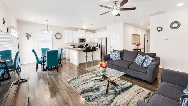 452 White Peach Way, Duncan, SC 29334