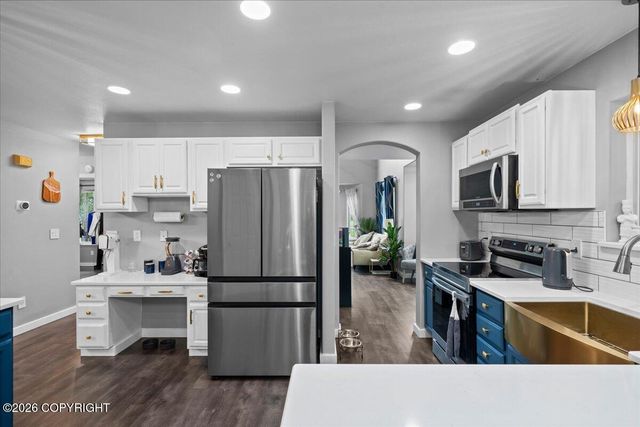 2998 N Woodfield Park Circle, Wasilla, AK 99654