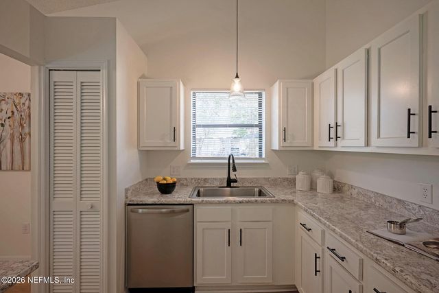 4776 RIVERINE Drive, Jacksonville, FL 32210