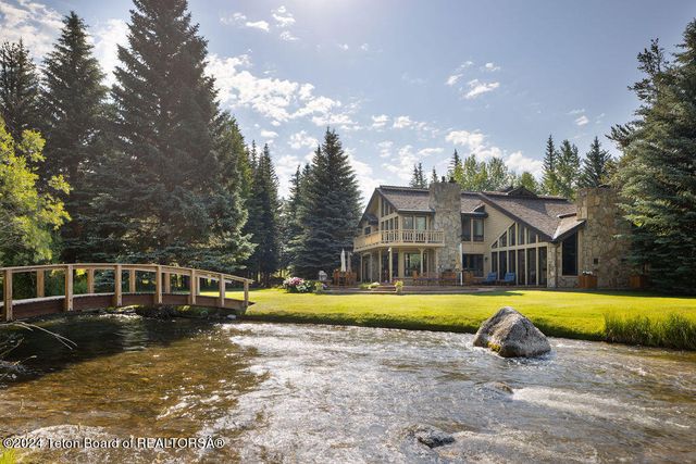 555 S SANDHILL CRANE Road, Wilson, WY 83014