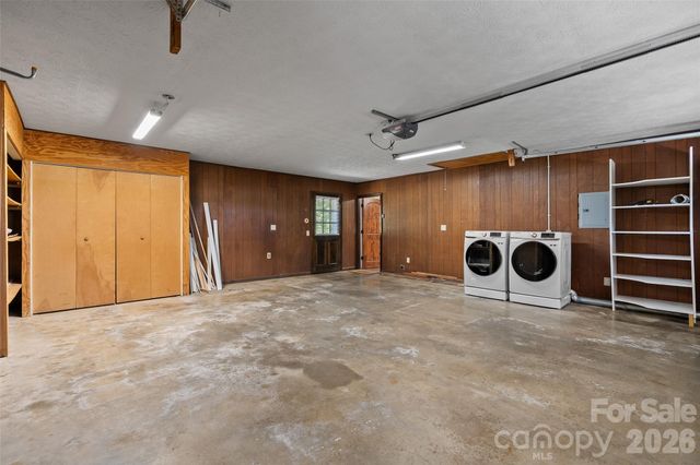 519 Nellie John Drive, Clyde, NC 28721