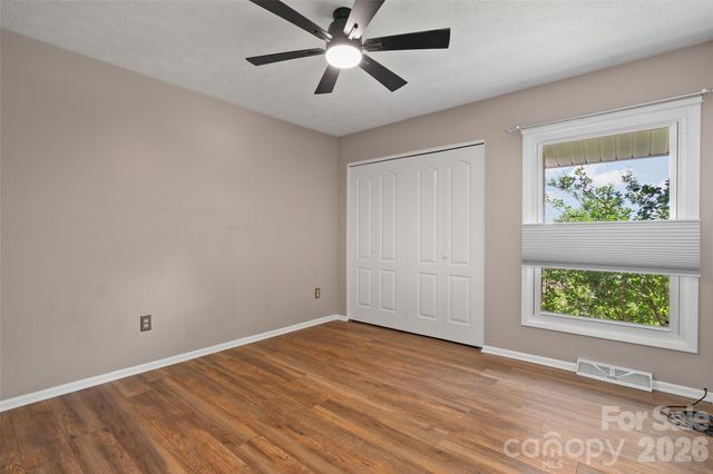 519 Nellie John Drive, Clyde, NC 28721