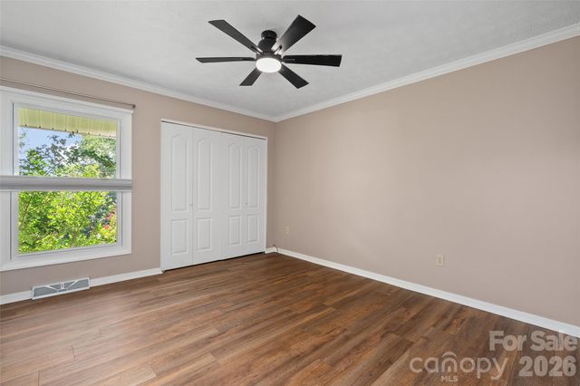 519 Nellie John Drive, Clyde, NC 28721
