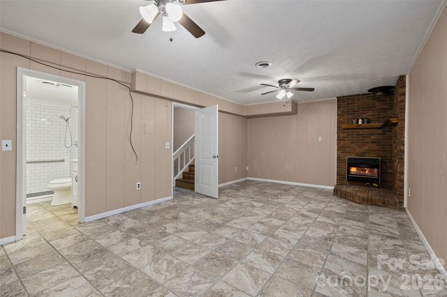 519 Nellie John Drive, Clyde, NC 28721