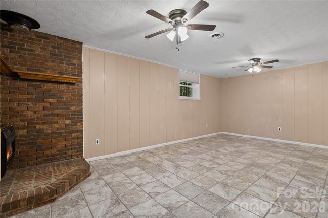 519 Nellie John Drive, Clyde, NC 28721
