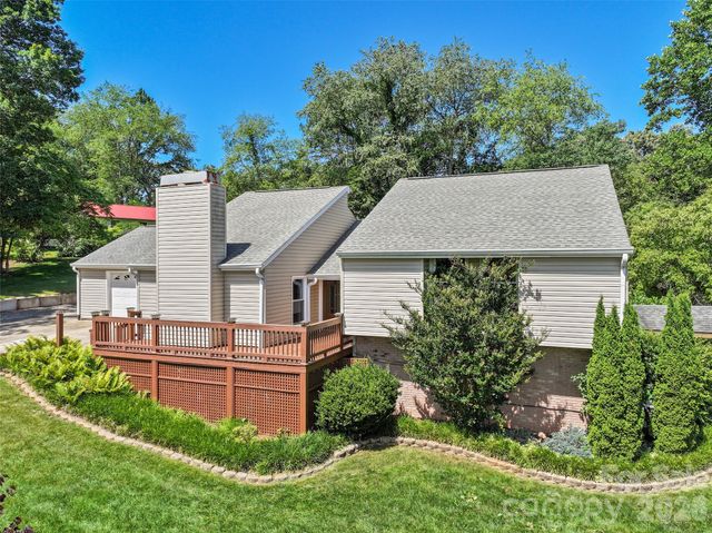 519 Nellie John Drive, Clyde, NC 28721