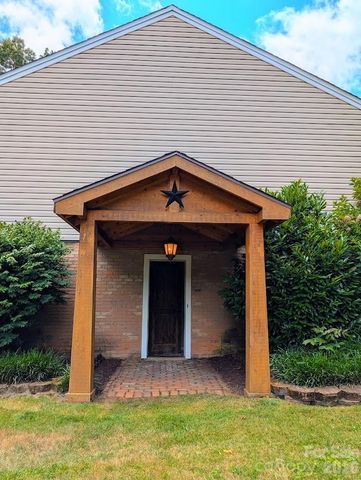 519 Nellie John Drive, Clyde, NC 28721